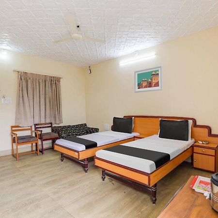 Hotel O Ellis أحمد أباد المظهر الخارجي الصورة
