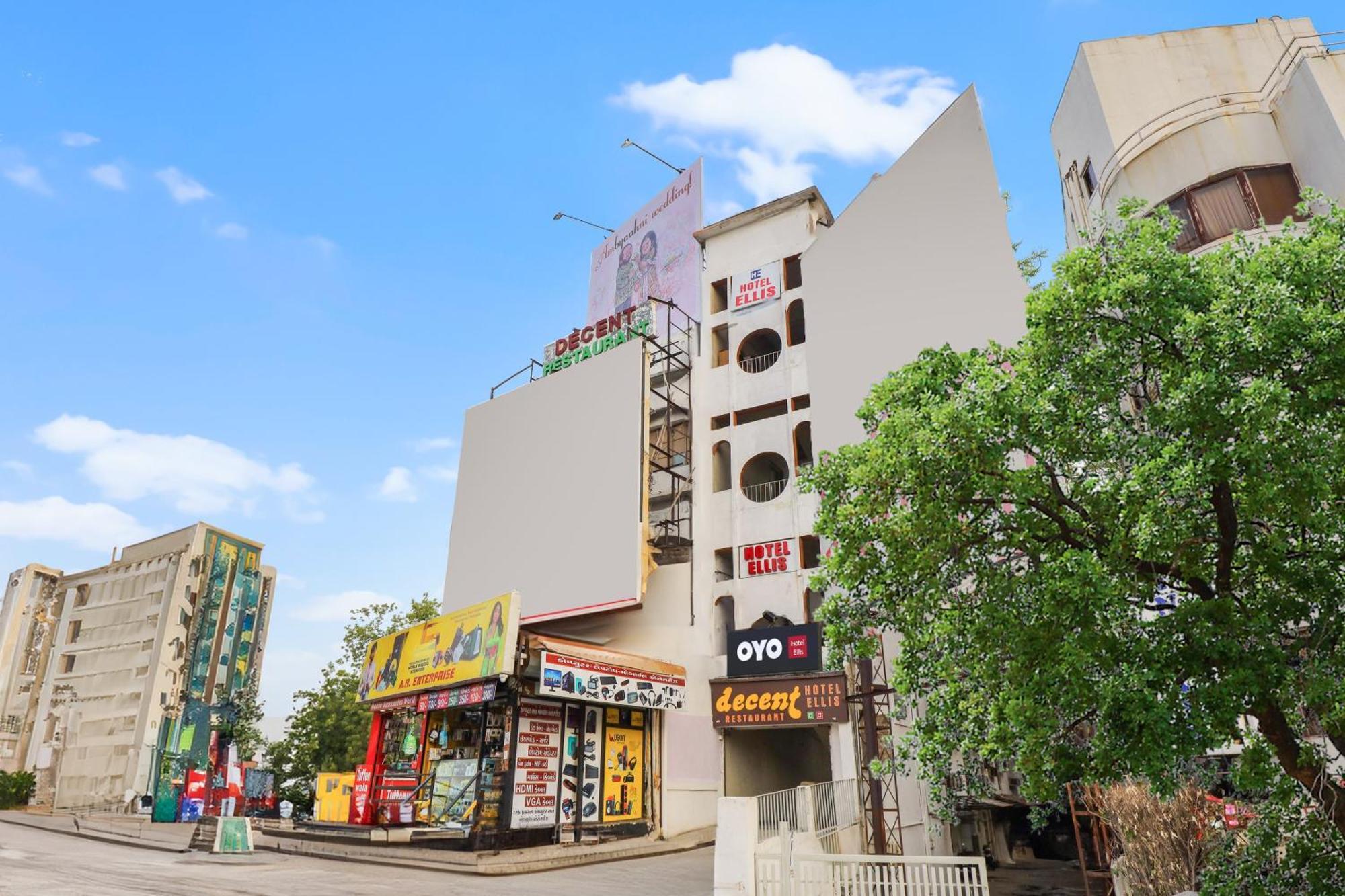 Hotel O Ellis أحمد أباد المظهر الخارجي الصورة