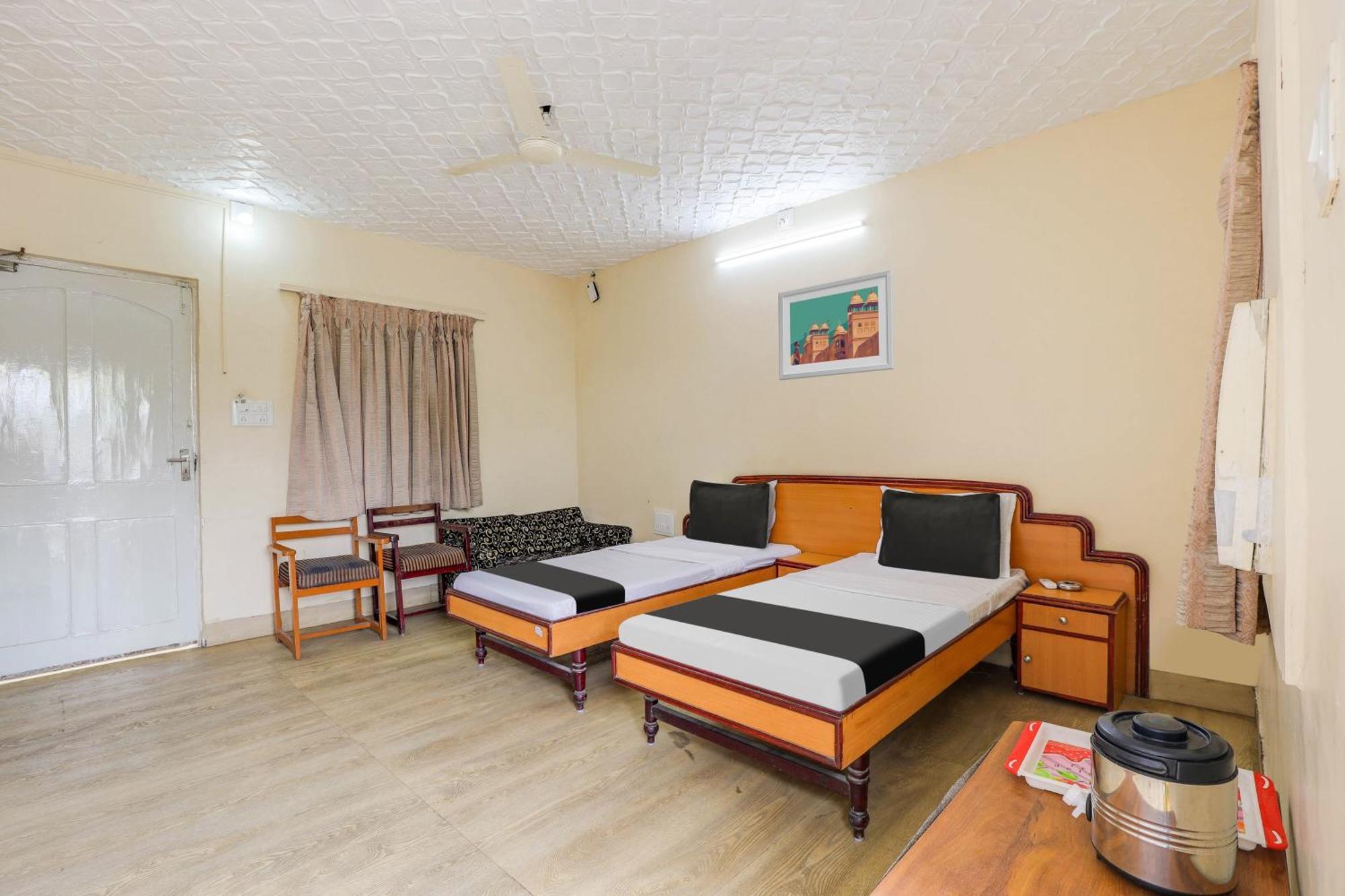 Hotel O Ellis أحمد أباد المظهر الخارجي الصورة