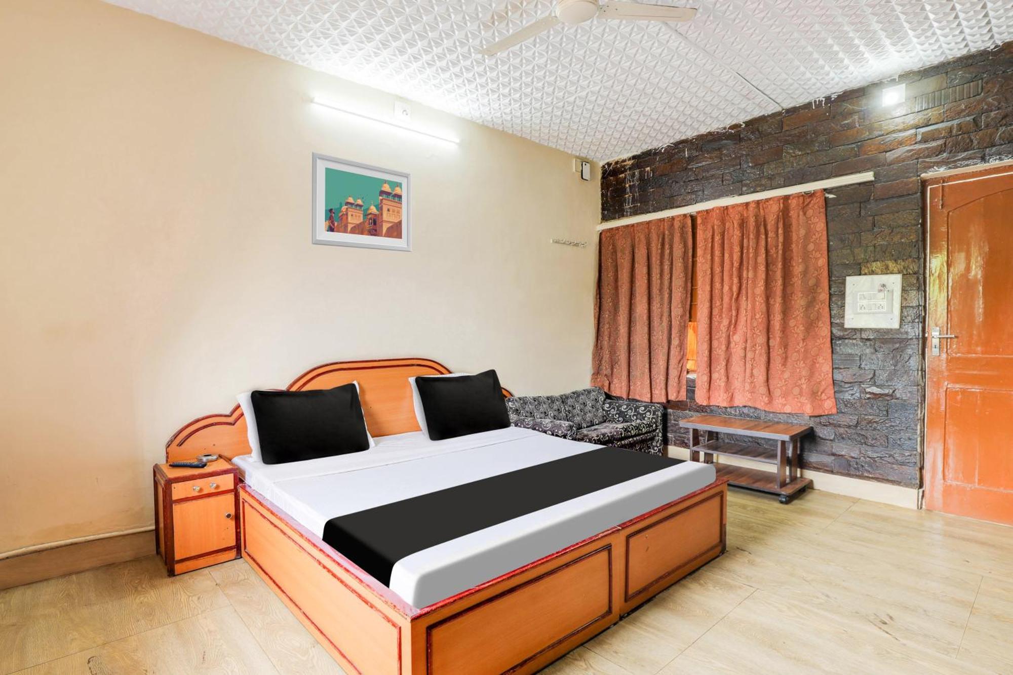 Hotel O Ellis أحمد أباد المظهر الخارجي الصورة