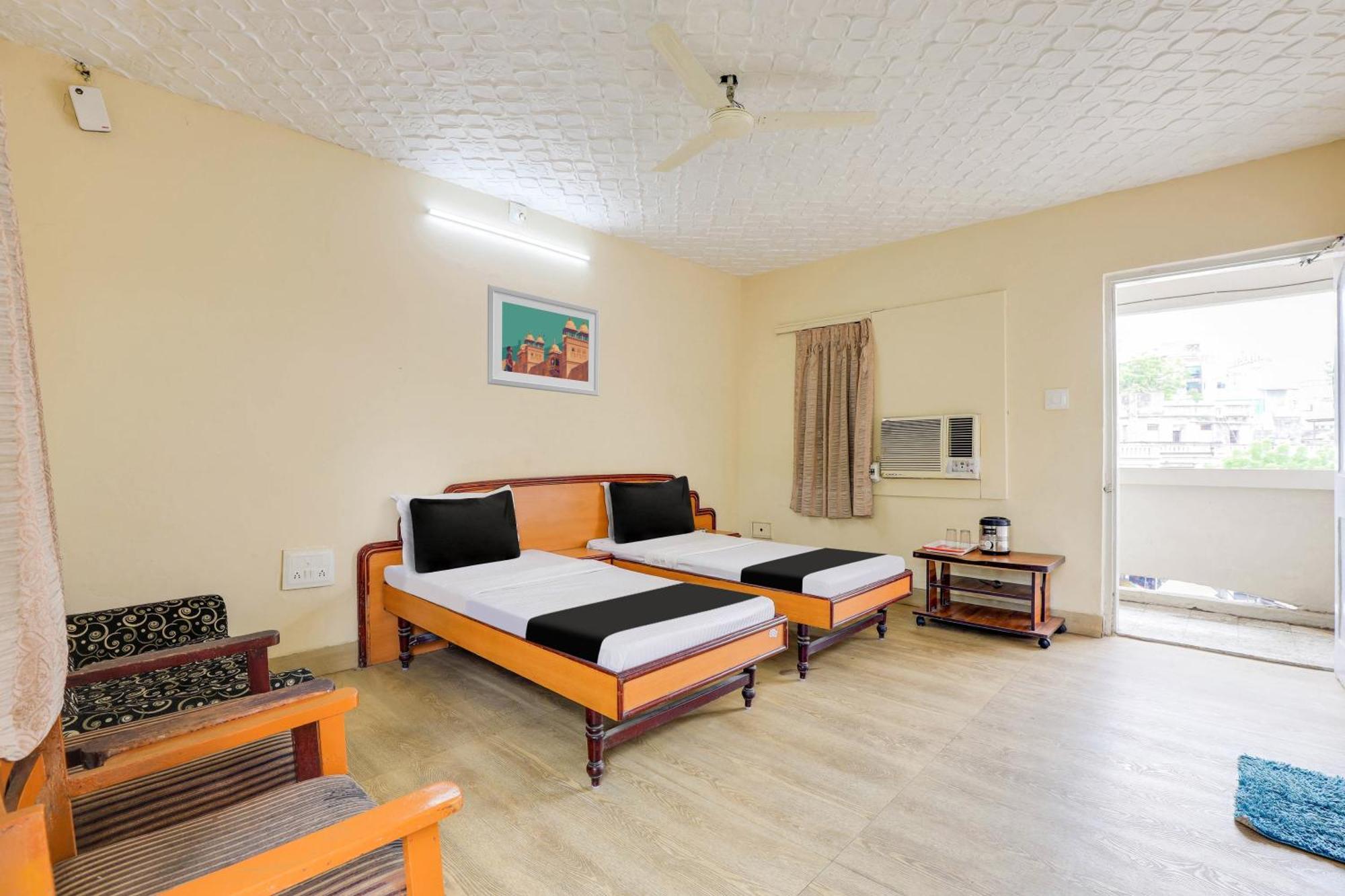 Hotel O Ellis أحمد أباد المظهر الخارجي الصورة