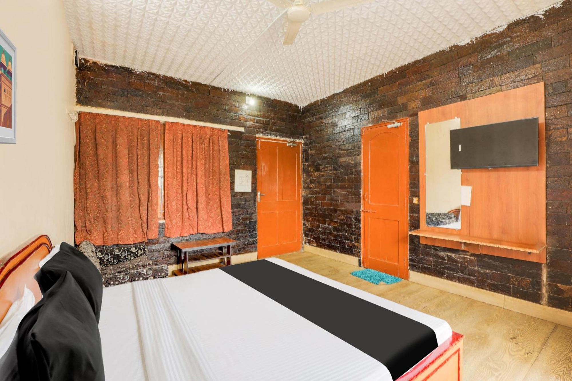Hotel O Ellis أحمد أباد المظهر الخارجي الصورة