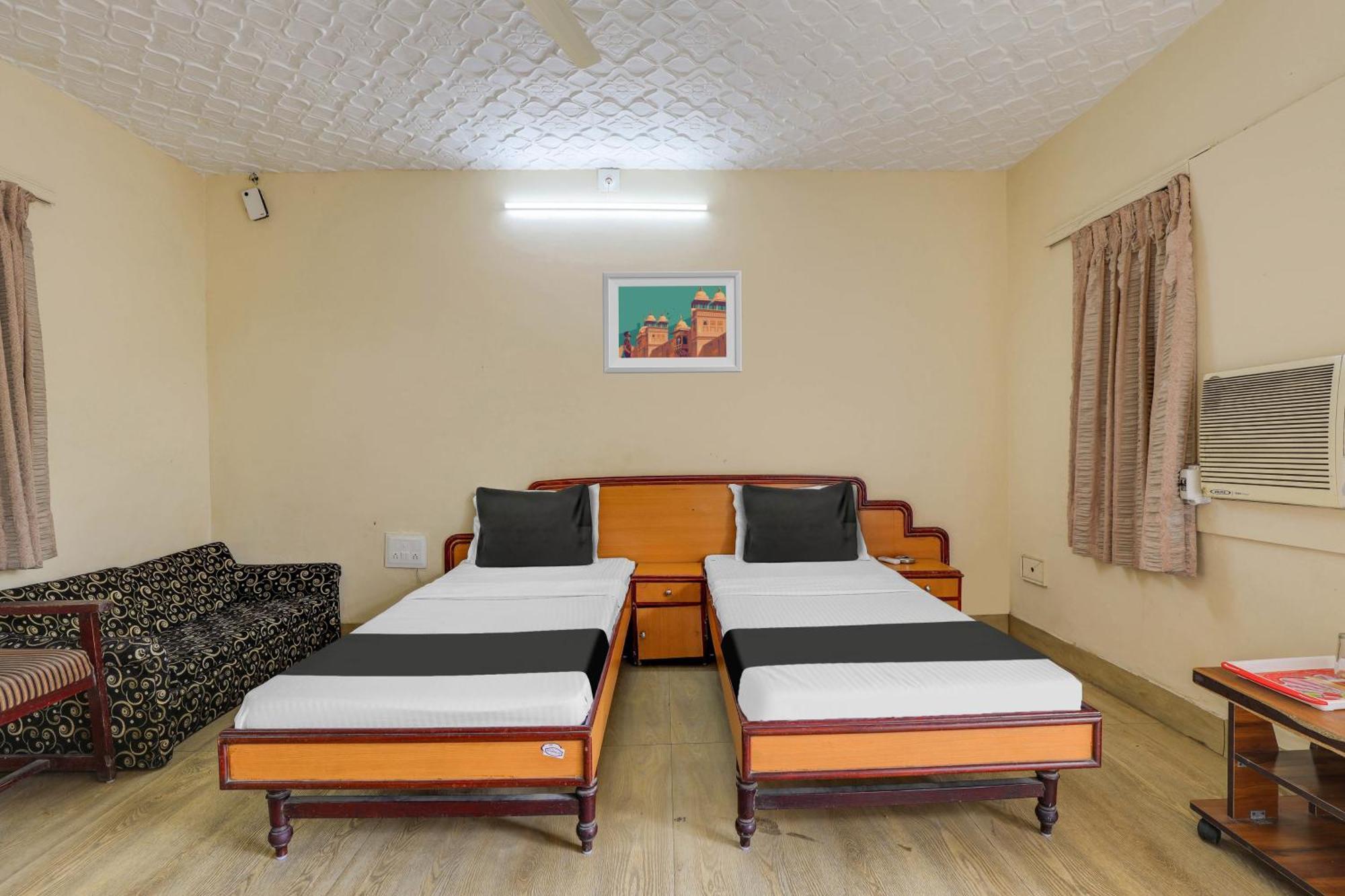 Hotel O Ellis أحمد أباد المظهر الخارجي الصورة