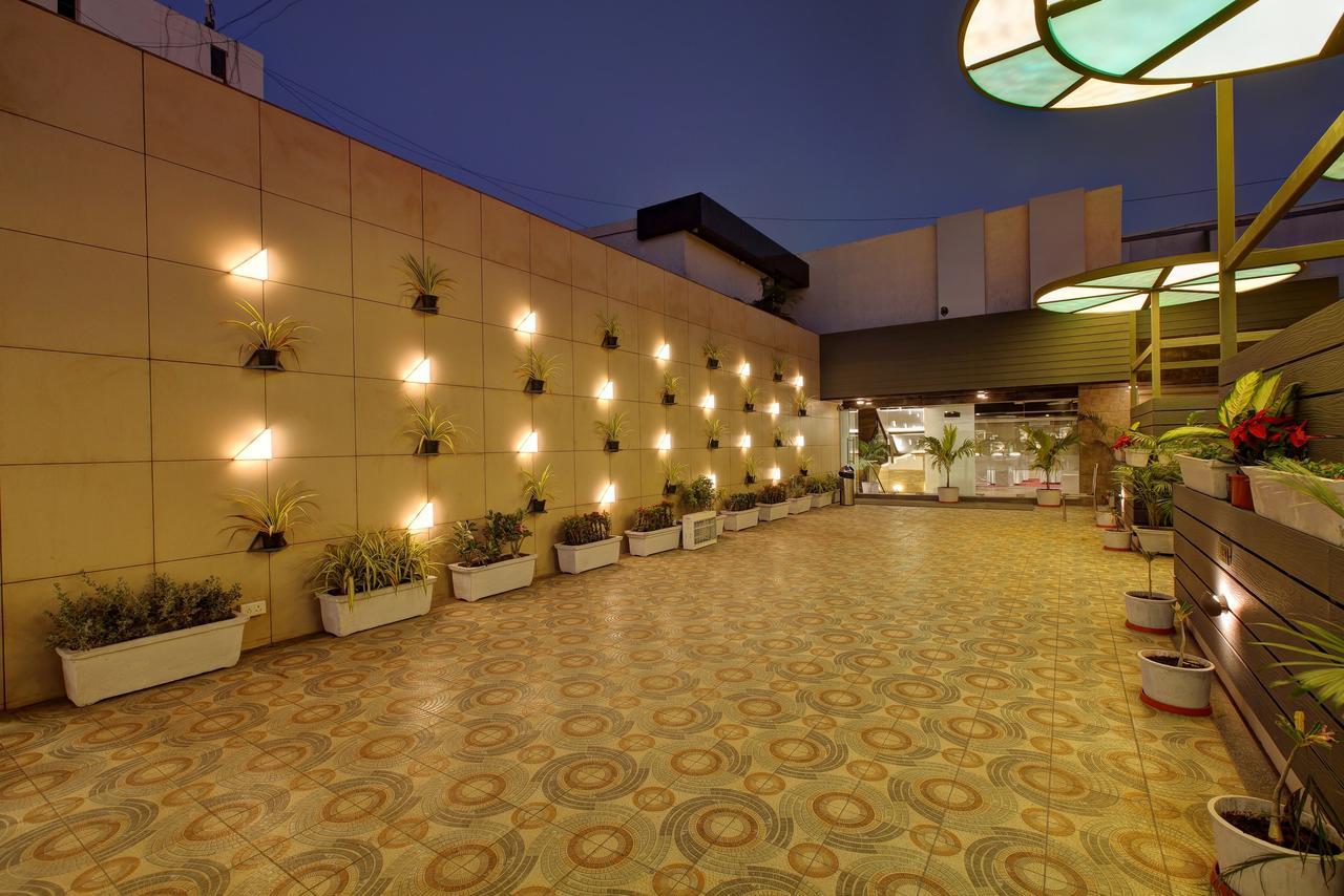 Hotel O Ellis أحمد أباد المظهر الخارجي الصورة