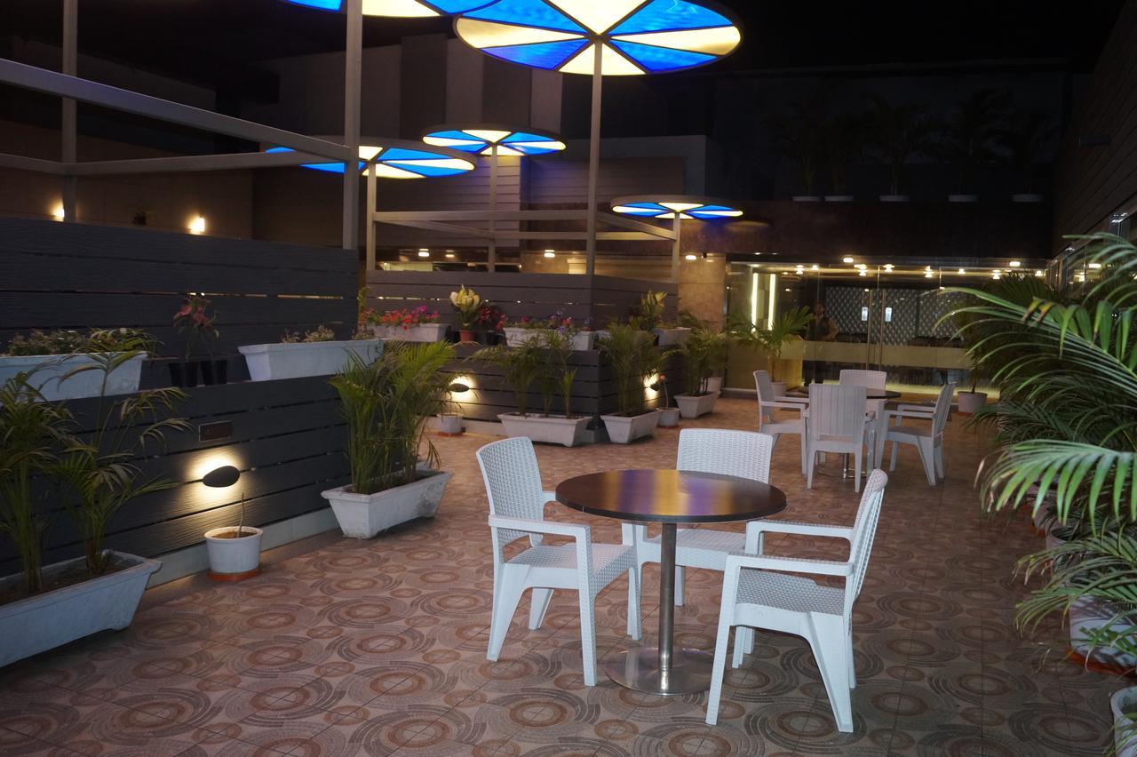 Hotel O Ellis أحمد أباد المظهر الخارجي الصورة