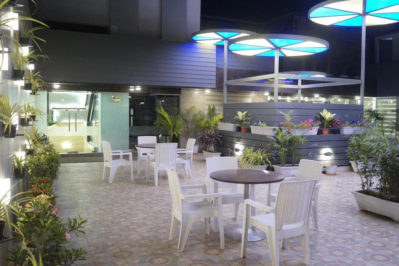 Hotel O Ellis أحمد أباد المظهر الخارجي الصورة